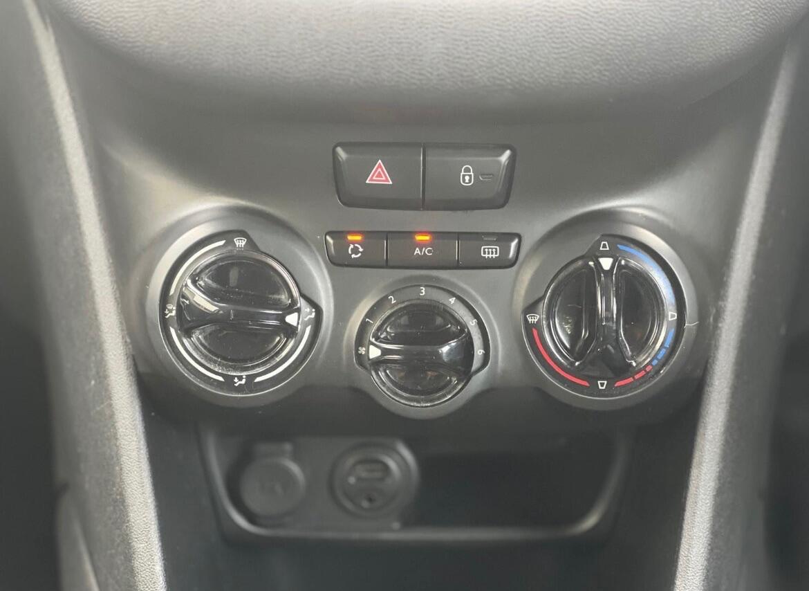 Used Peugeot 208 2014 for sale - 76318244: Photo 17