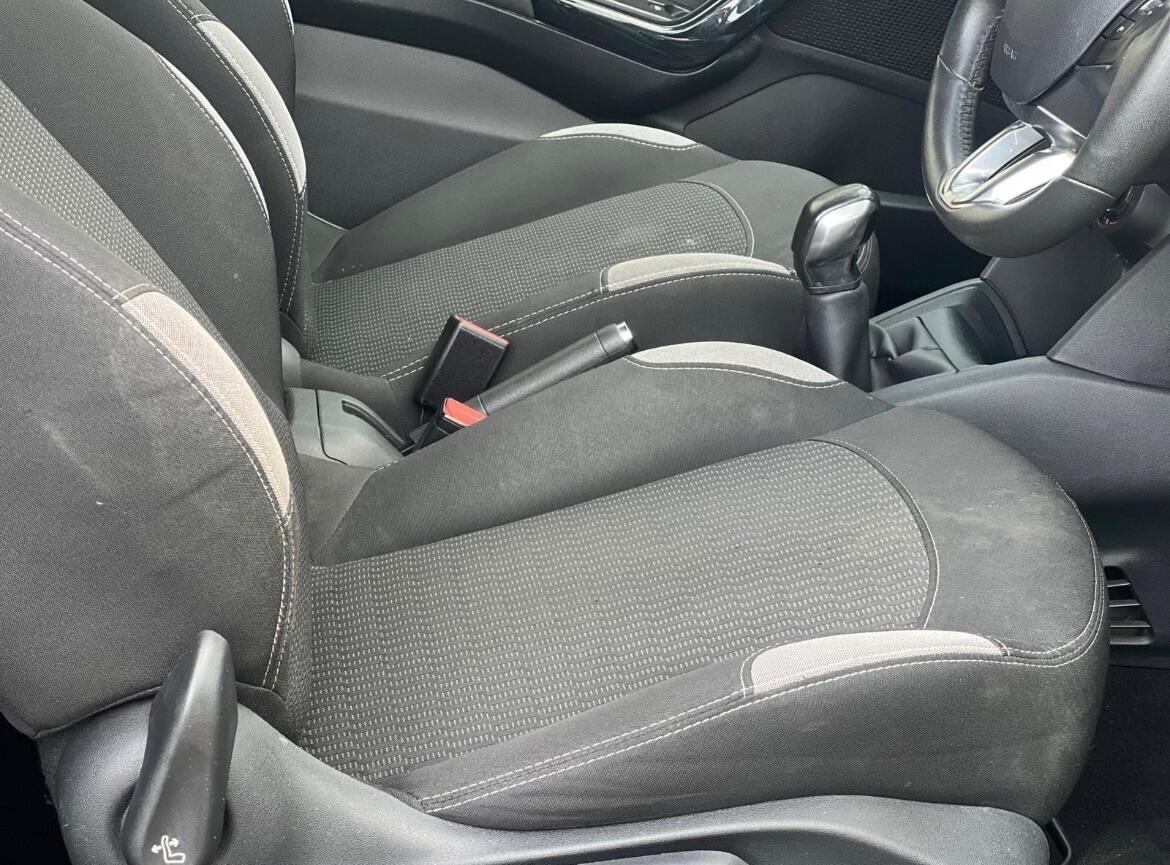 Used Peugeot 208 2014 for sale - 76318244: Photo 19