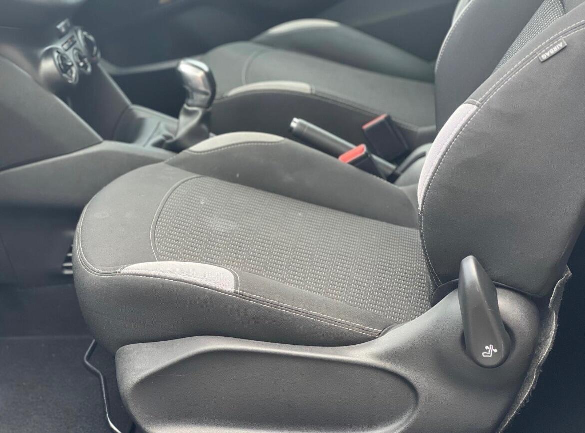 Used Peugeot 208 2014 for sale - 76318244: Photo 20