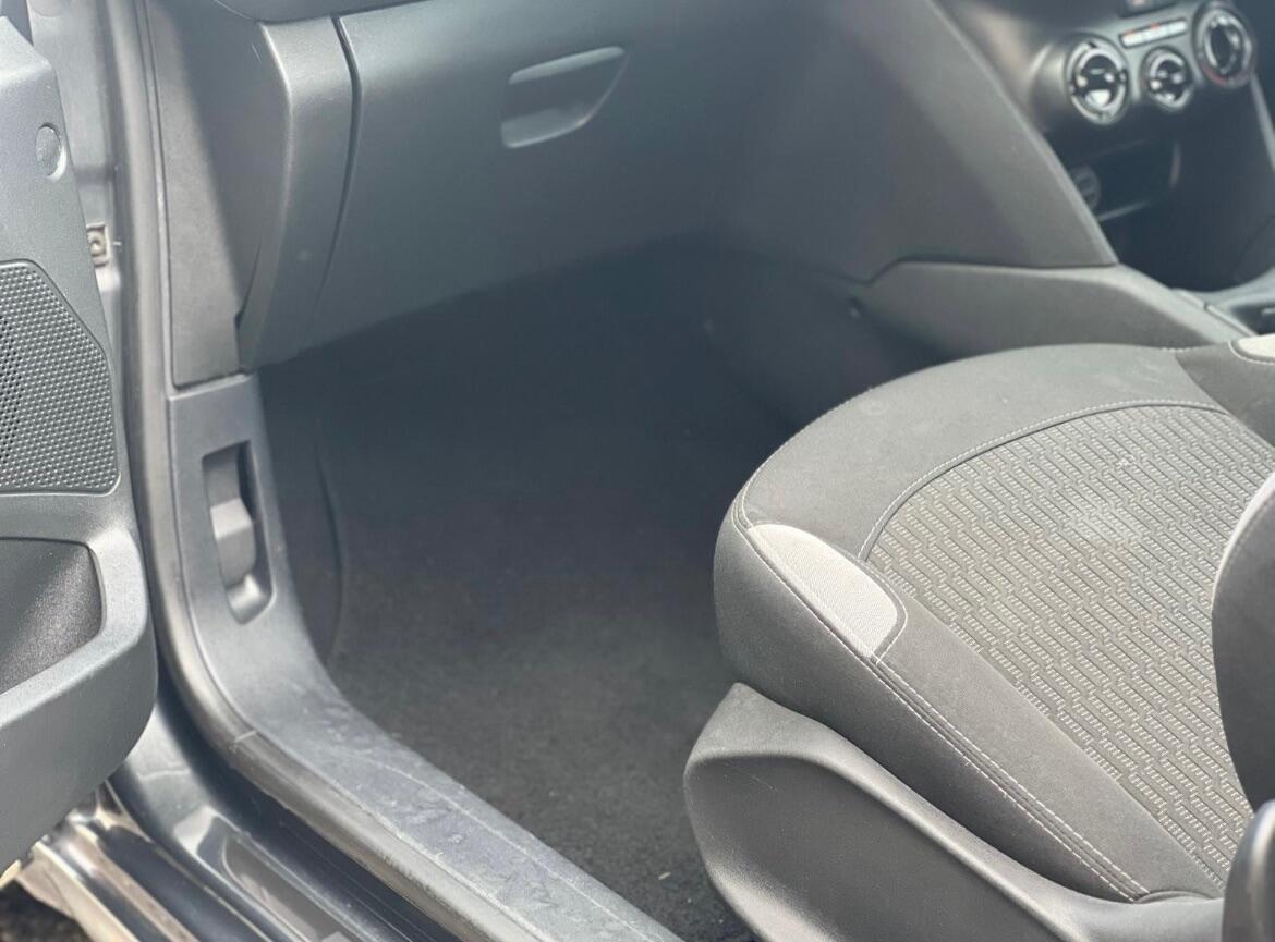 Used Peugeot 208 2014 for sale - 76318244: Photo 31