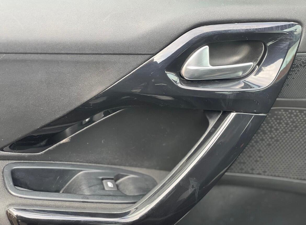 Used Peugeot 208 2014 for sale - 76318244: Photo 36