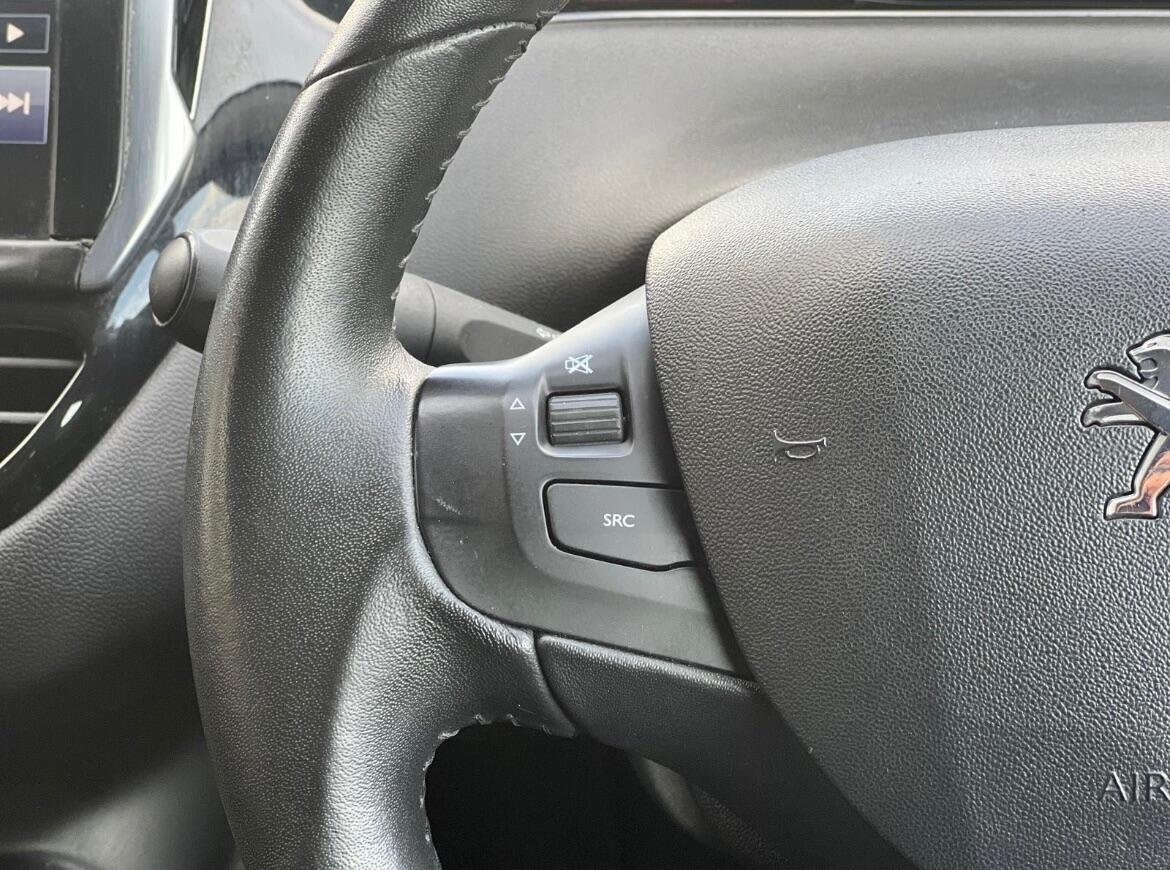 Used Peugeot 208 2014 for sale - 76318244: Photo 39