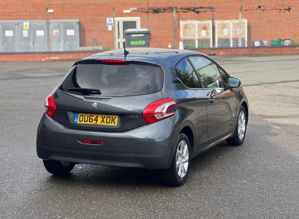 Used Peugeot 208 2014 for sale - 76318244: Photo 8