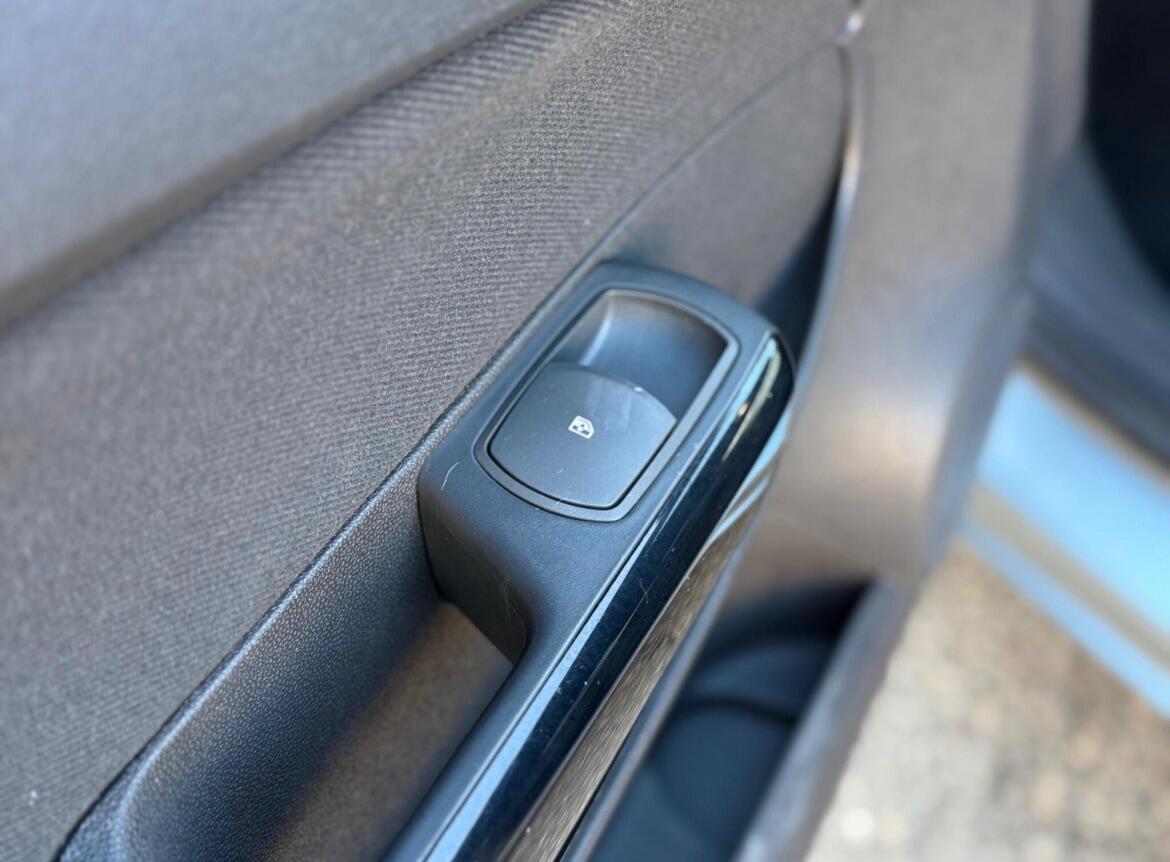 Used Vauxhall Corsa 2014 for sale - 76988747: Photo 37