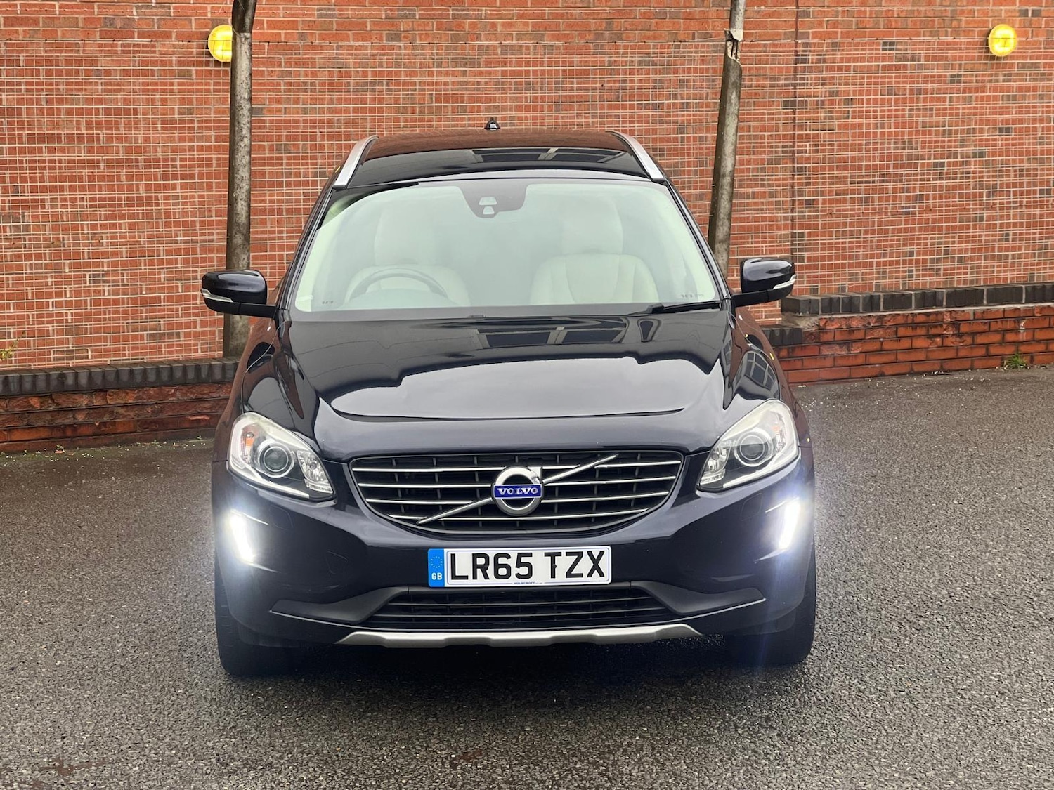 Used Volvo XC60 2015 for sale - 76878382: Photo 11