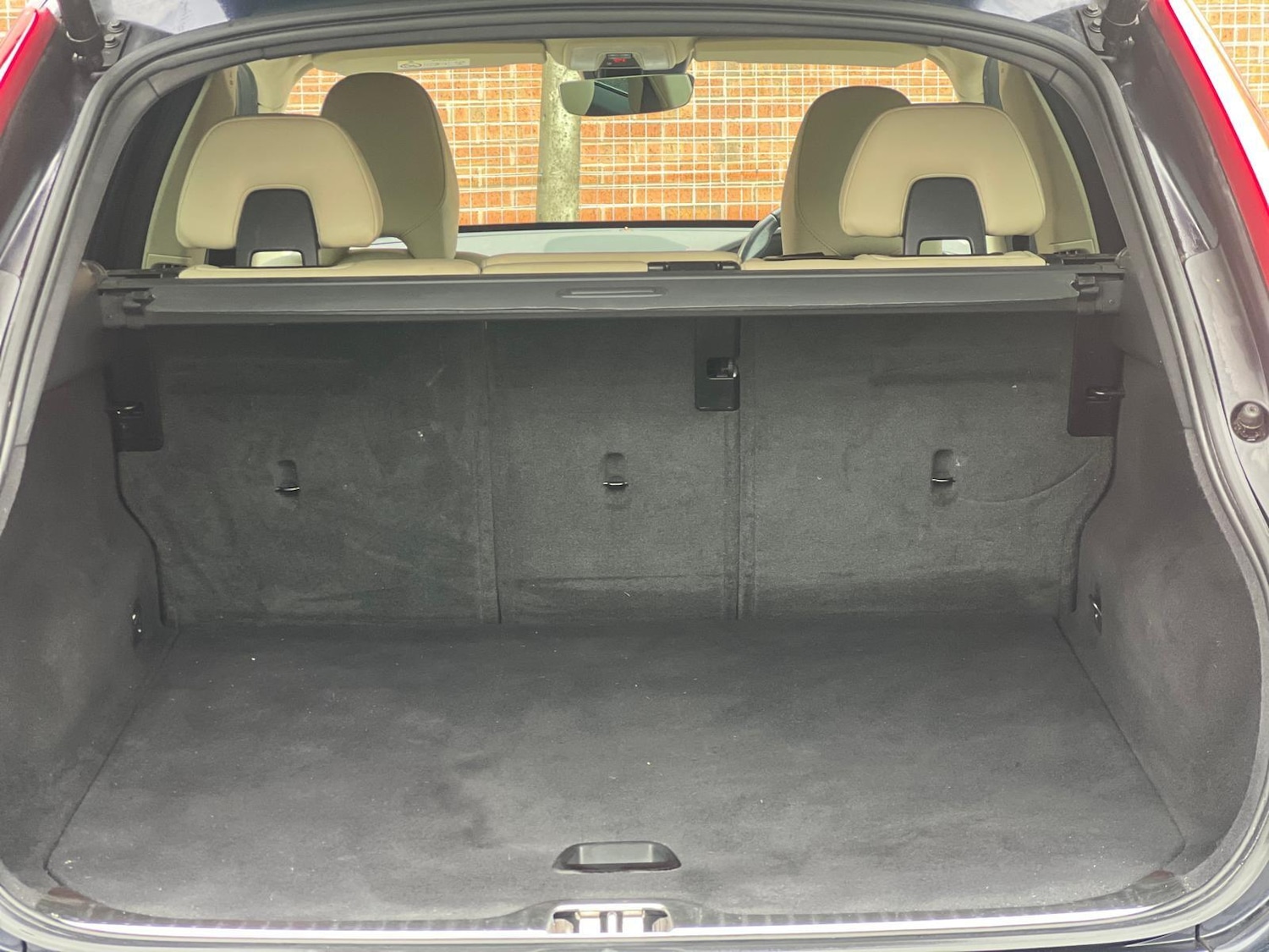 Used Volvo XC60 2015 for sale - 76878382: Photo 15