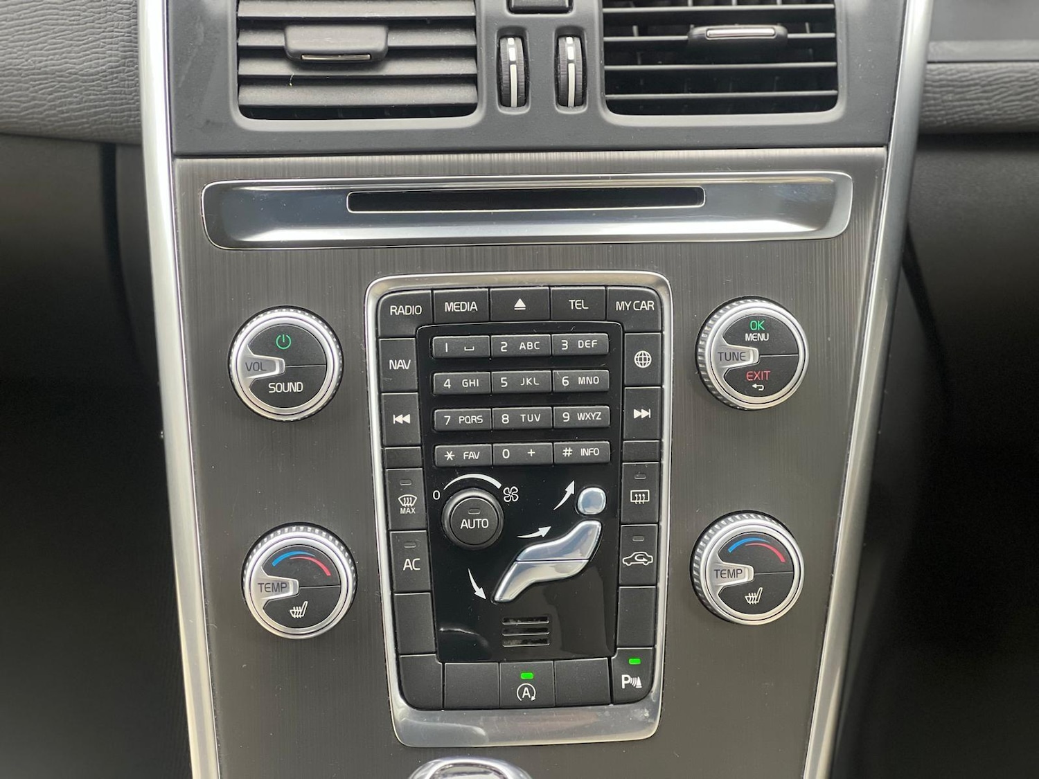 Used Volvo XC60 2015 for sale - 76878382: Photo 23