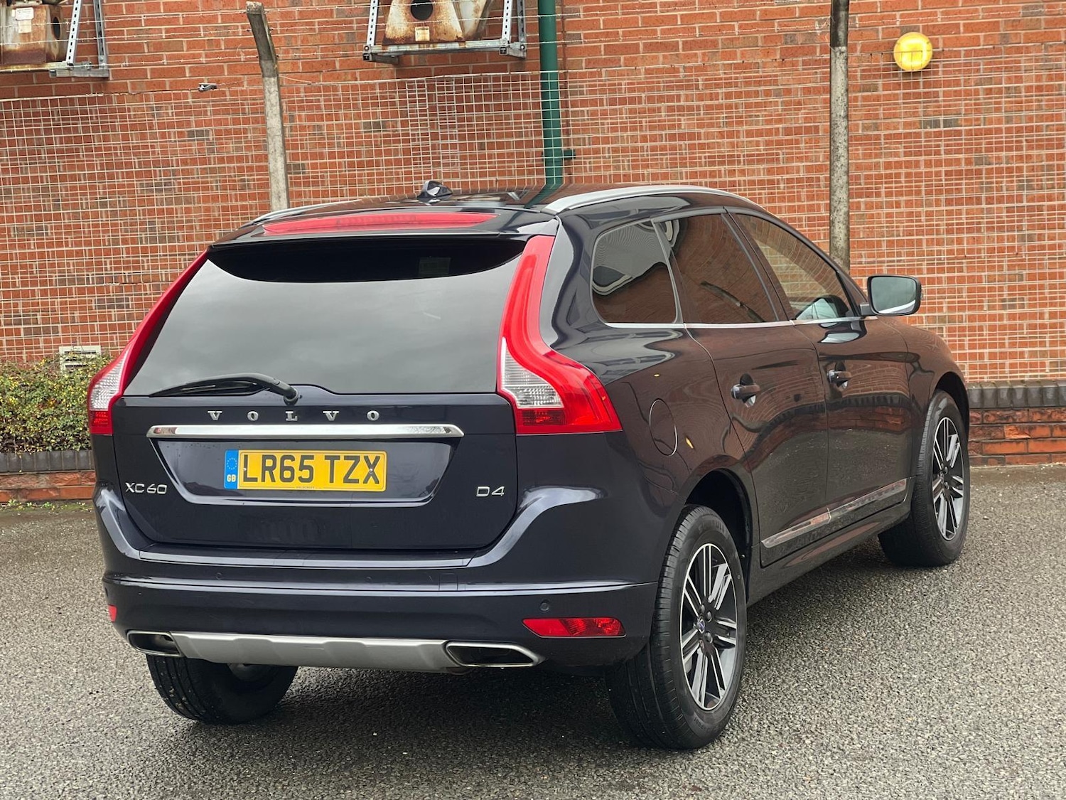 Used Volvo XC60 2015 for sale - 76878382: Photo 32