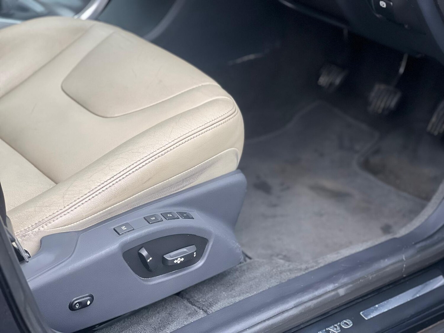 Used Volvo XC60 2015 for sale - 76878382: Photo 35