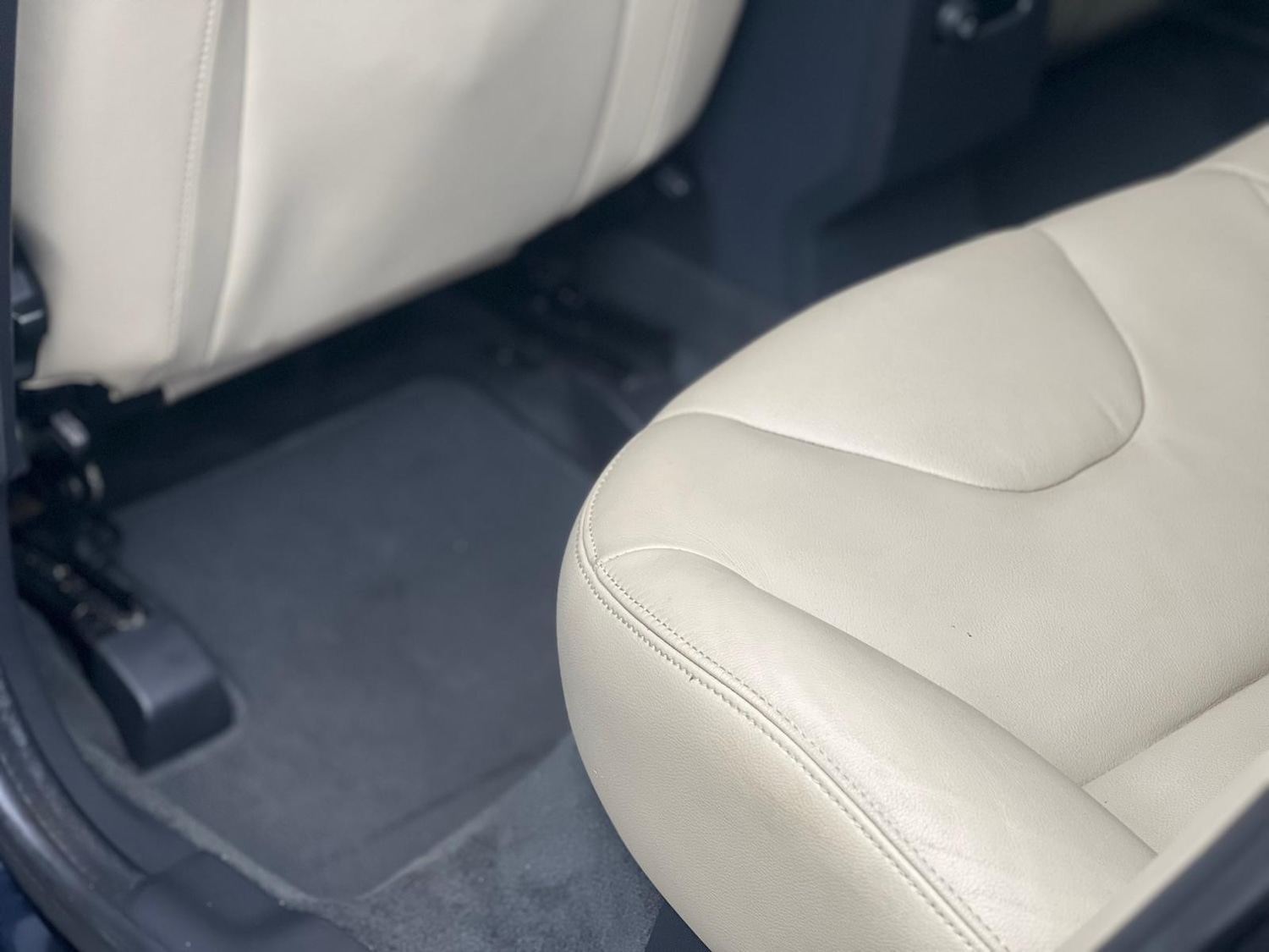 Used Volvo XC60 2015 for sale - 76878382: Photo 36