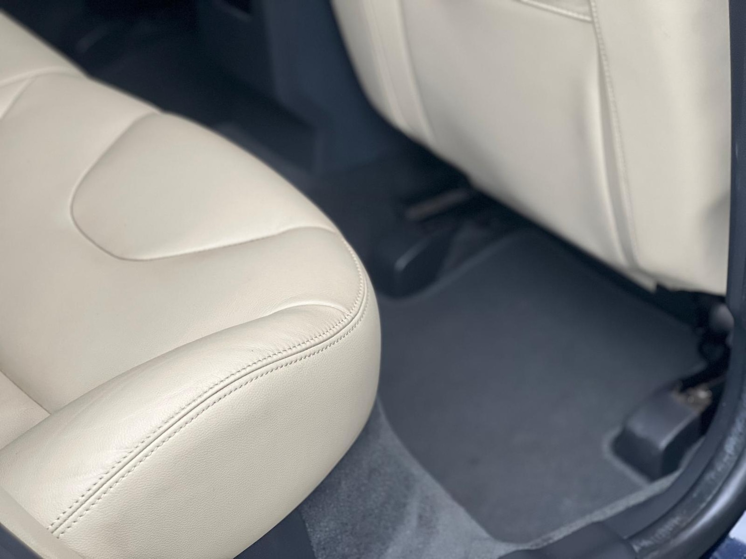 Used Volvo XC60 2015 for sale - 76878382: Photo 37