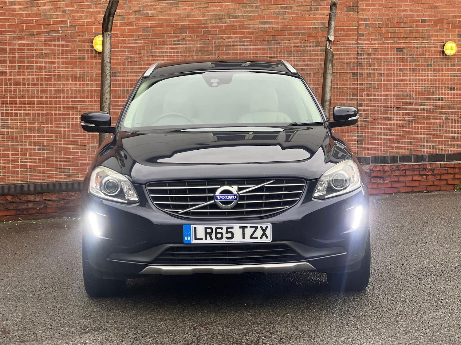 Used Volvo XC60 2015 for sale - 76878382: Photo 4