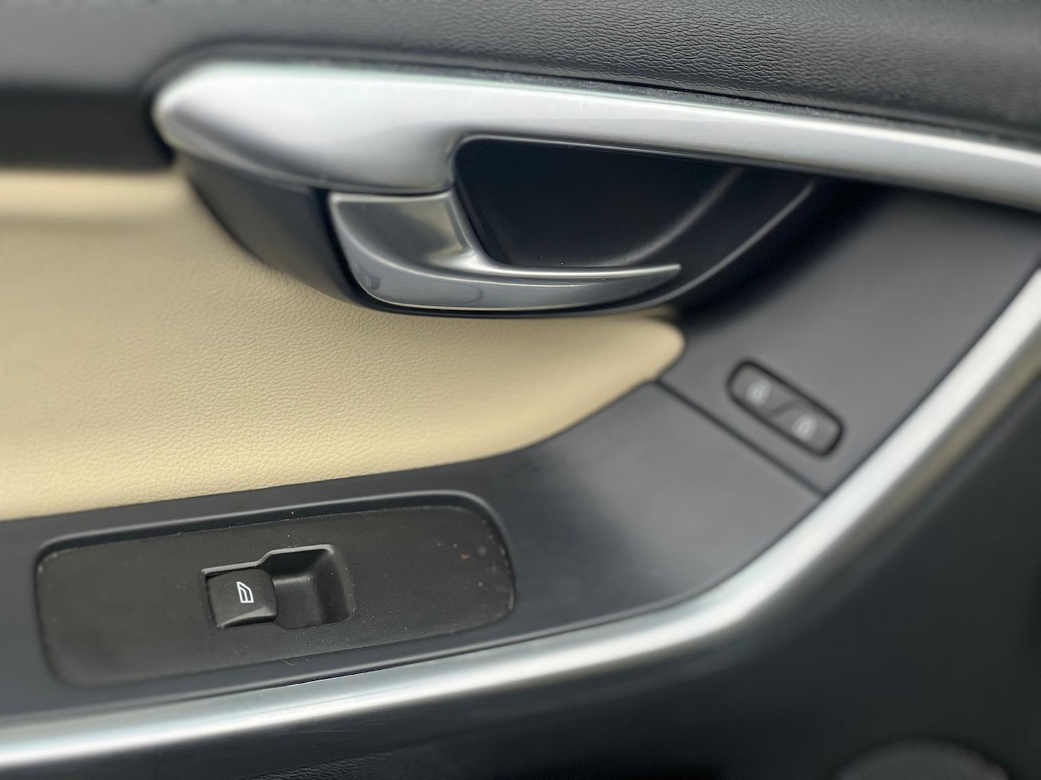 Used Volvo XC60 2015 for sale - 76878382: Photo 42