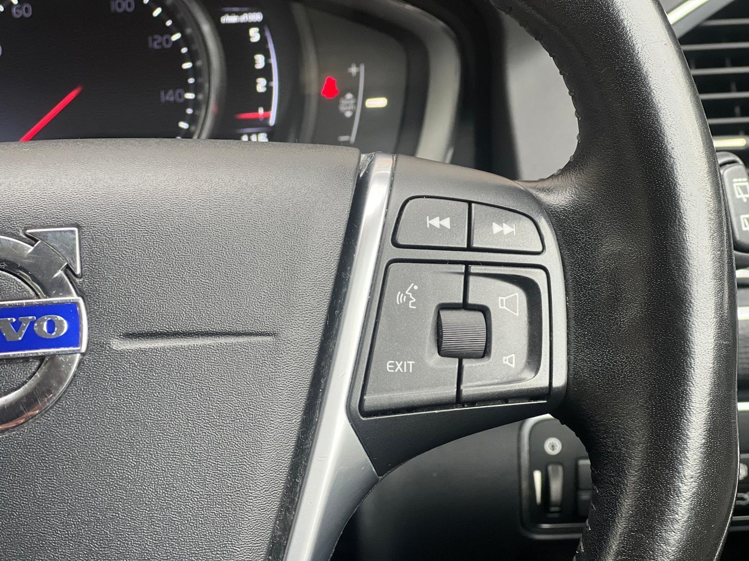 Used Volvo XC60 2015 for sale - 76878382: Photo 46