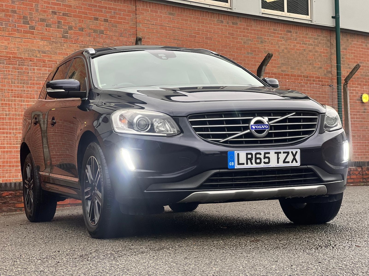 Used Volvo XC60 2015 for sale - 76878382: Photo 9