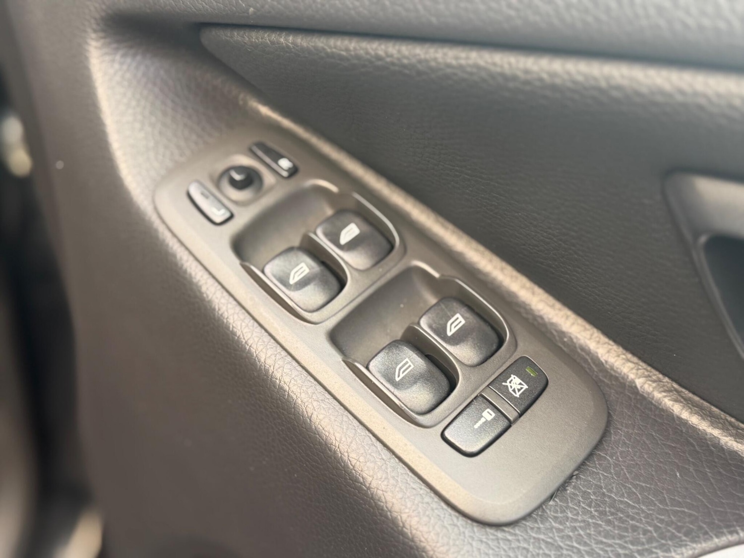 Used Volvo XC90 2011 for sale - 77131527: Photo 38