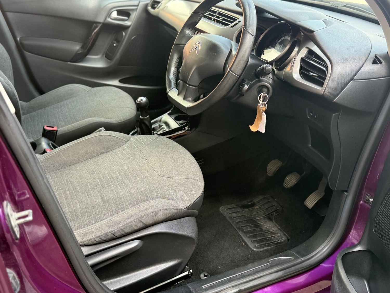 Vehicle 29