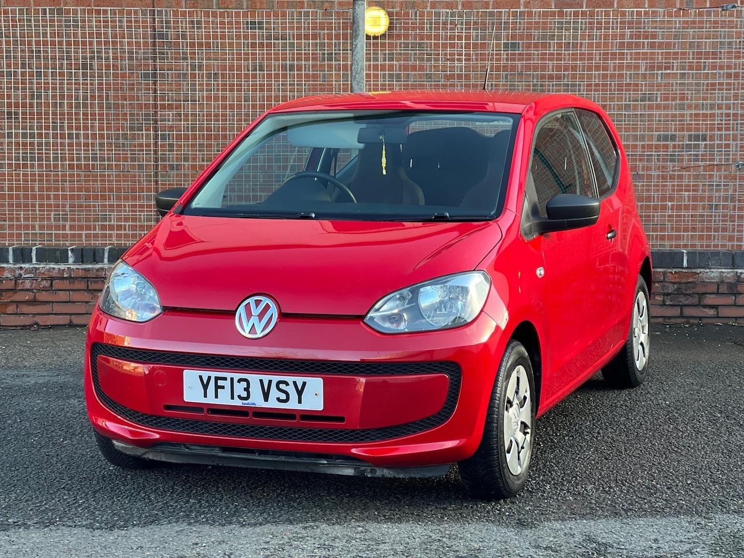 Used Volkswagen up! 2013 for sale - 76878395: Photo 1