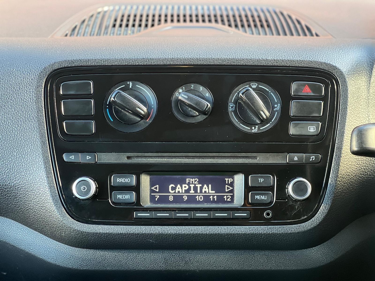 Used Volkswagen up! 2013 for sale - 76878395: Photo 18