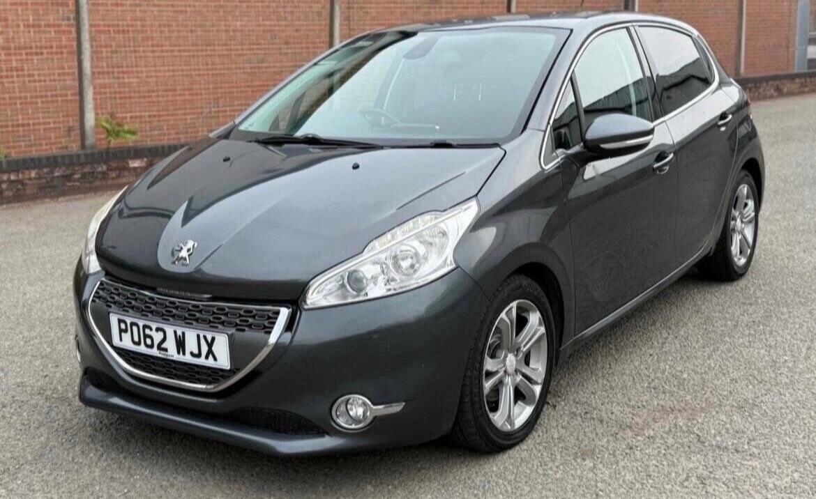 Used Peugeot 208 2012 for sale - 77143231: Photo 11