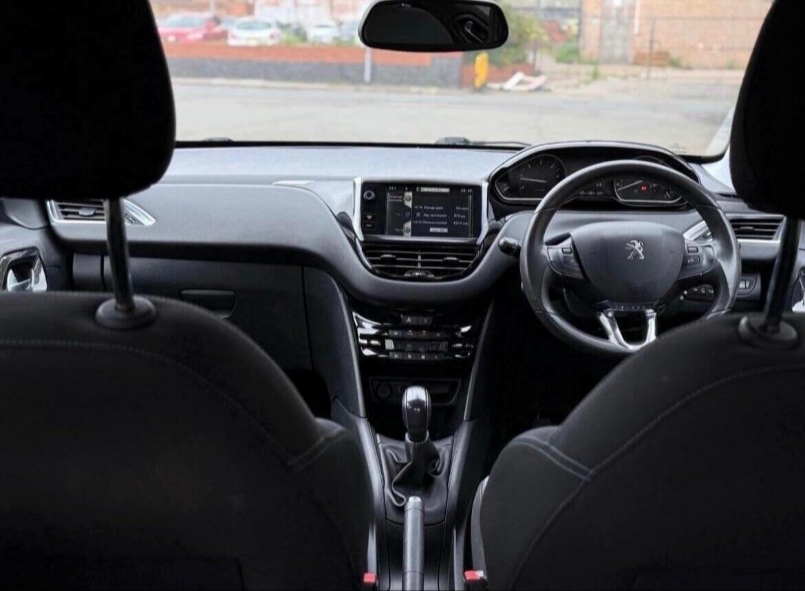 Used Peugeot 208 2012 for sale - 77143231: Photo 8