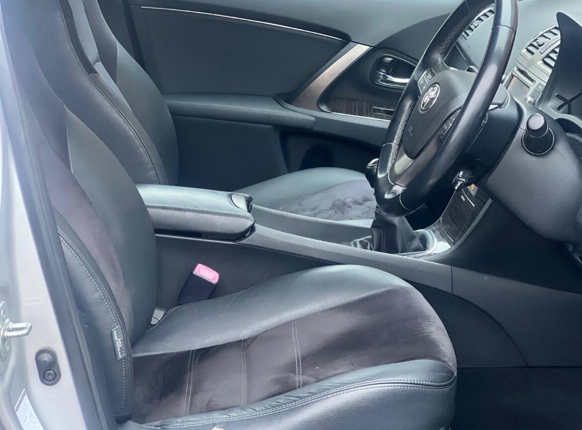 Used Toyota Avensis 2012 for sale - 77215300: Photo 15