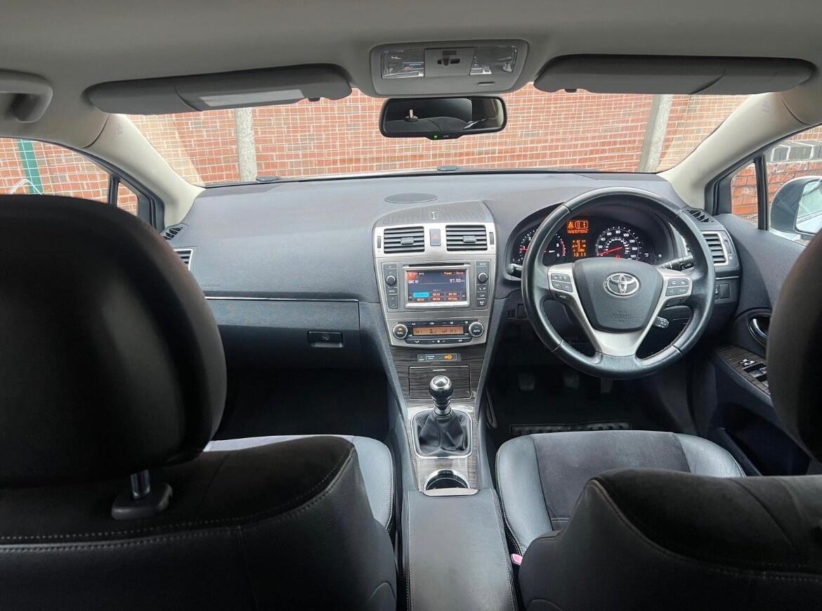 Used Toyota Avensis 2012 for sale - 77215300: Photo 19