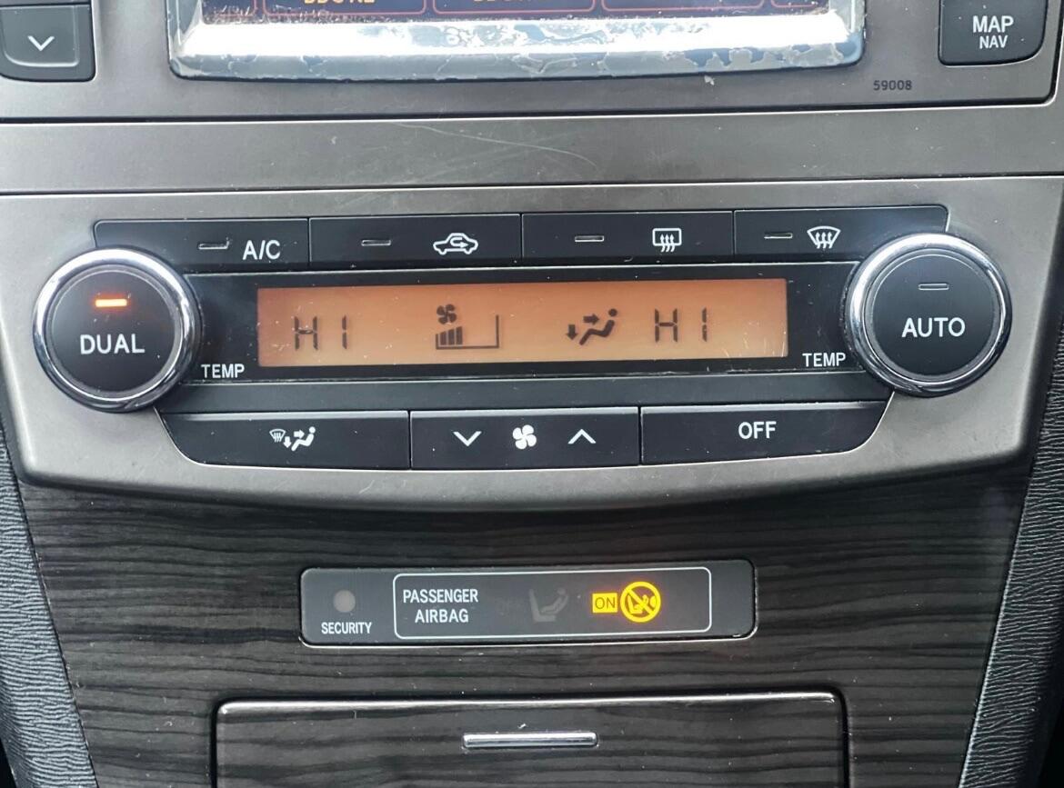 Used Toyota Avensis 2012 for sale - 77215300: Photo 21