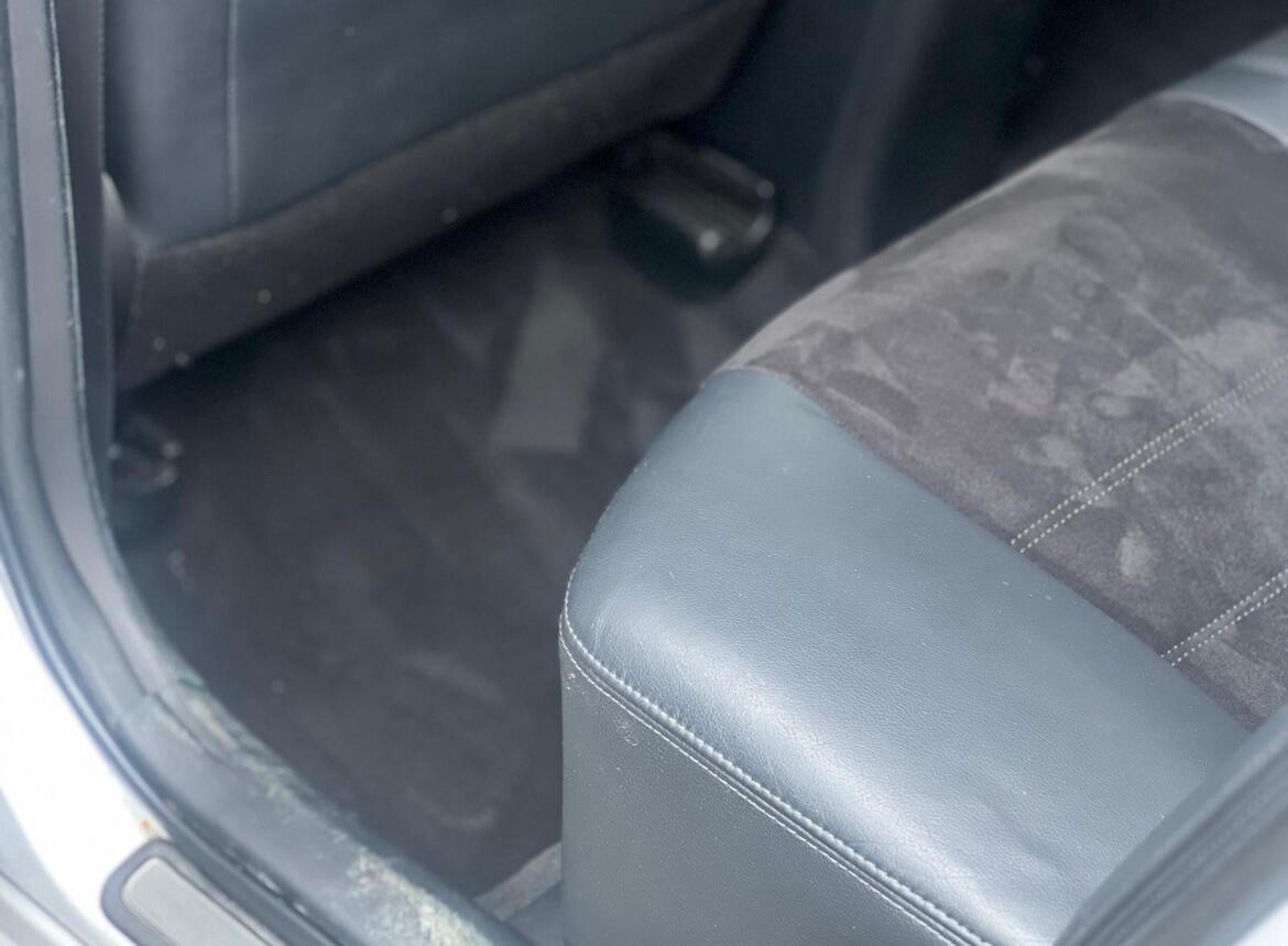 Used Toyota Avensis 2012 for sale - 77215300: Photo 32