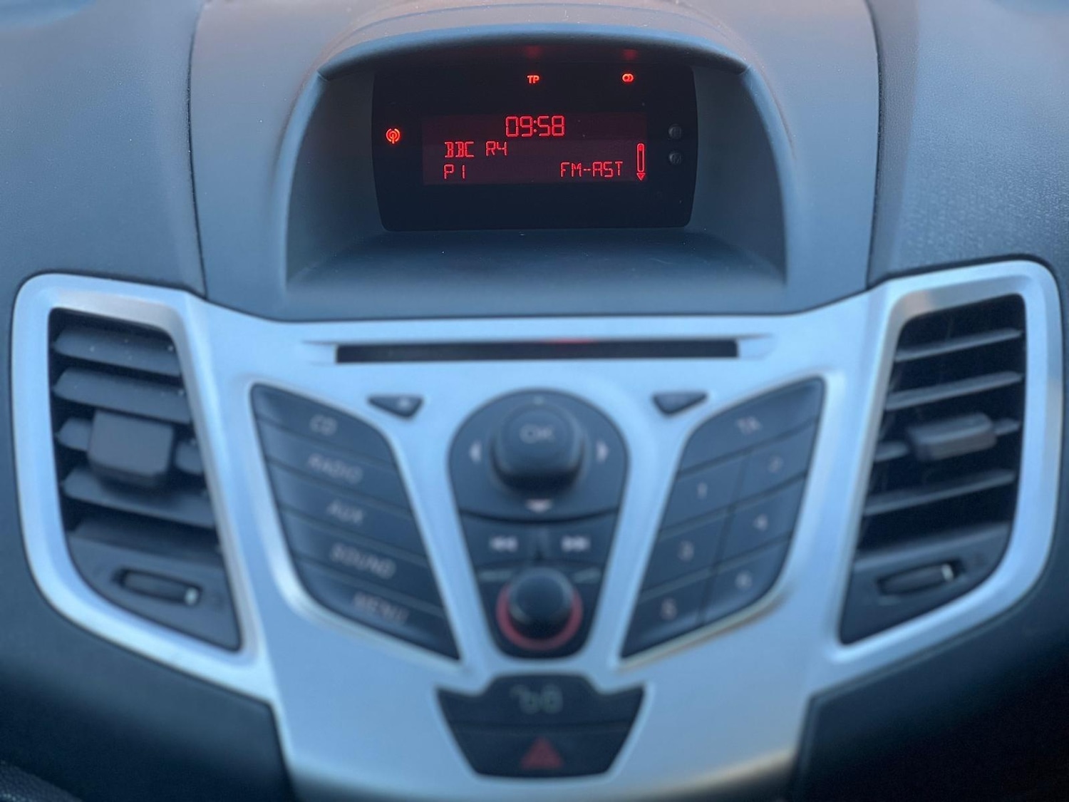 Used Ford Fiesta 2011 for sale - 77091639: Photo 18