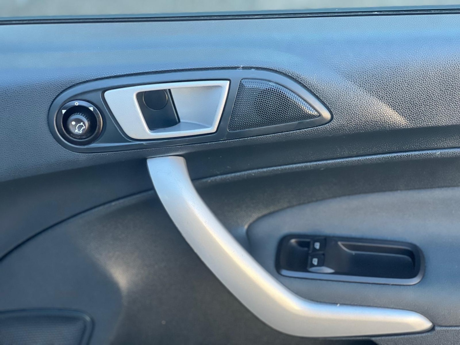 Used Ford Fiesta 2011 for sale - 77091639: Photo 38