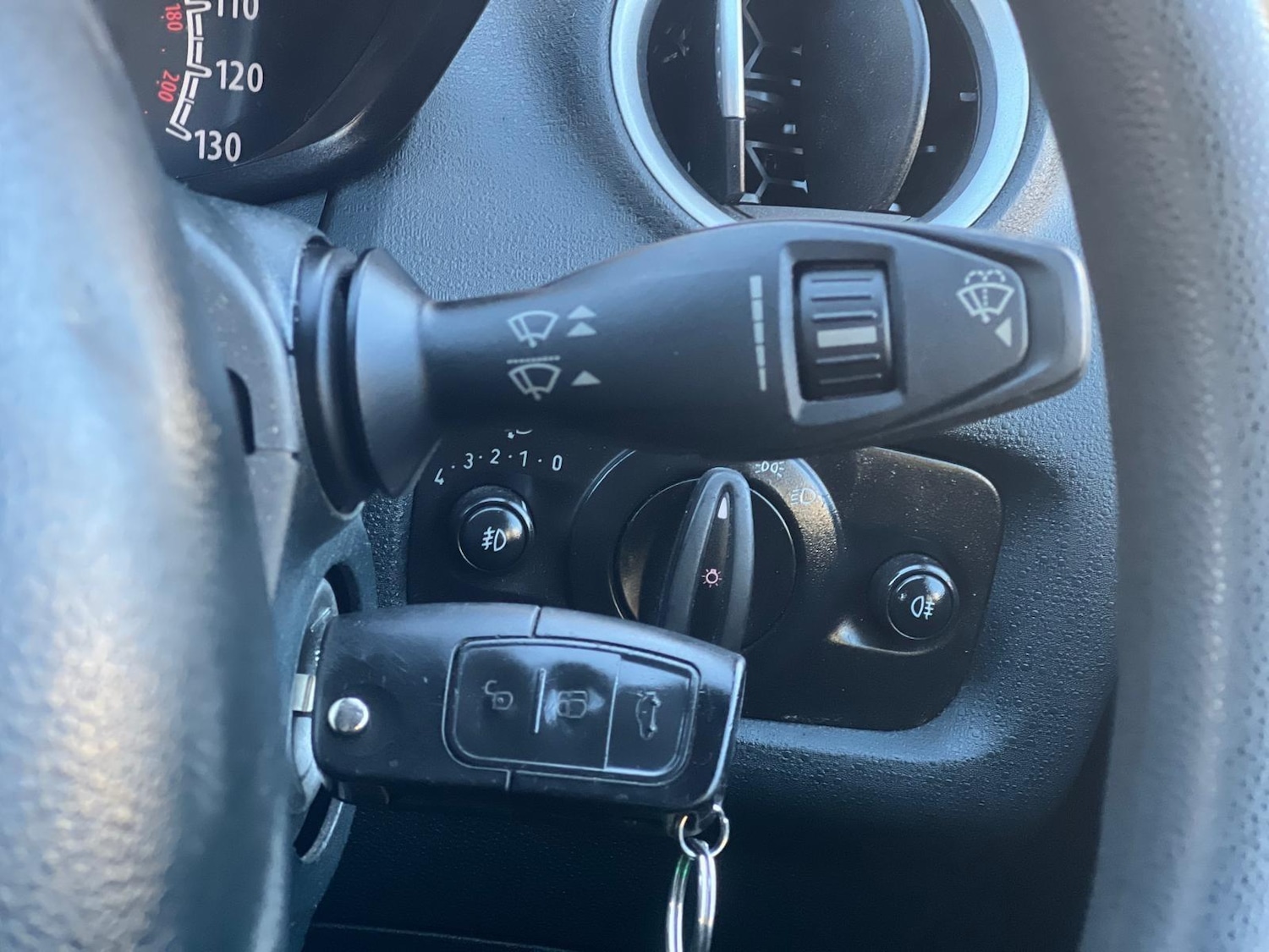 Used Ford Fiesta 2011 for sale - 77091639: Photo 40