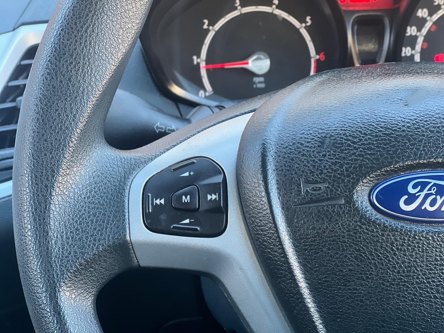 Used Ford Fiesta 2011 for sale - 77091639: Photo 41