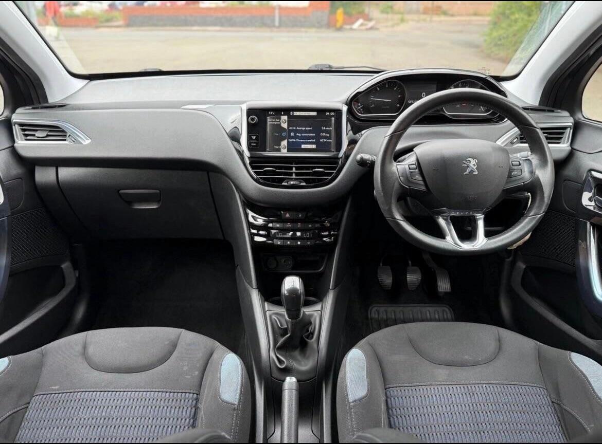 Used Peugeot 208 2012 for sale - 76388538: Photo 18