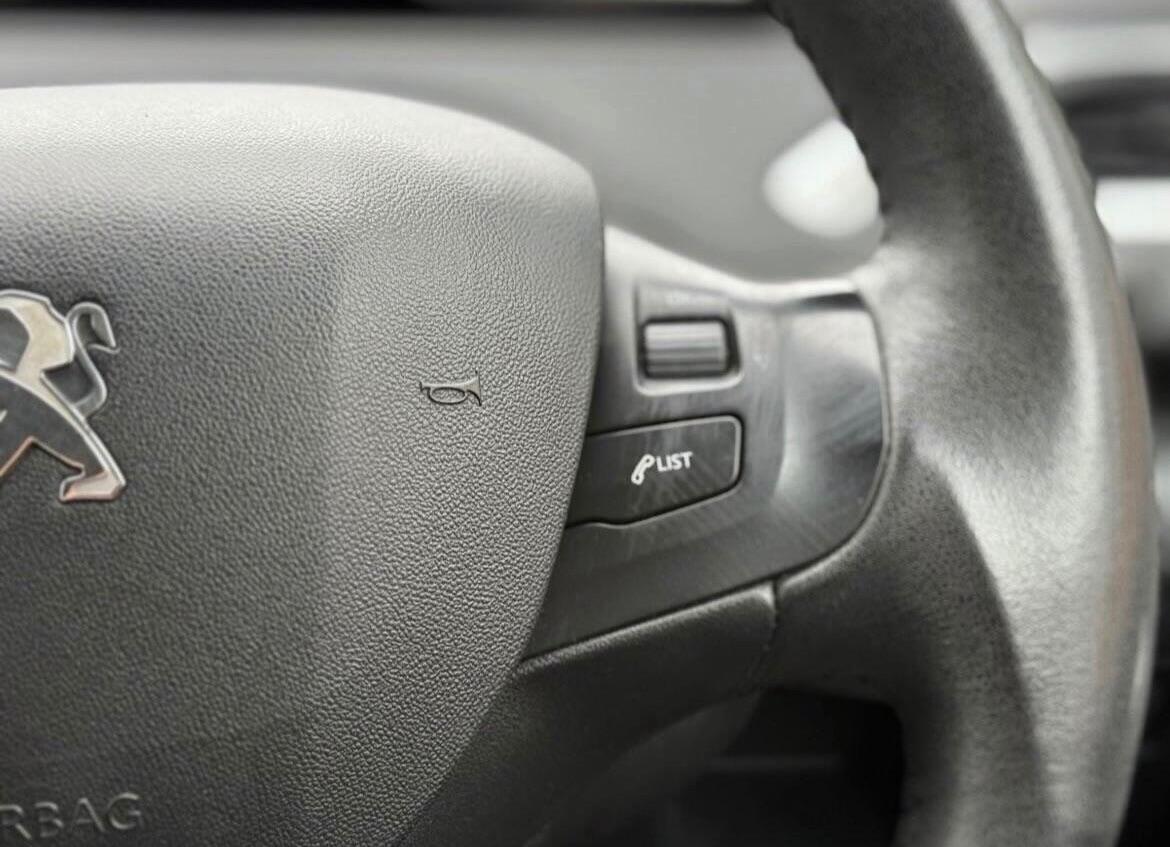 Used Peugeot 208 2012 for sale - 76388538: Photo 40