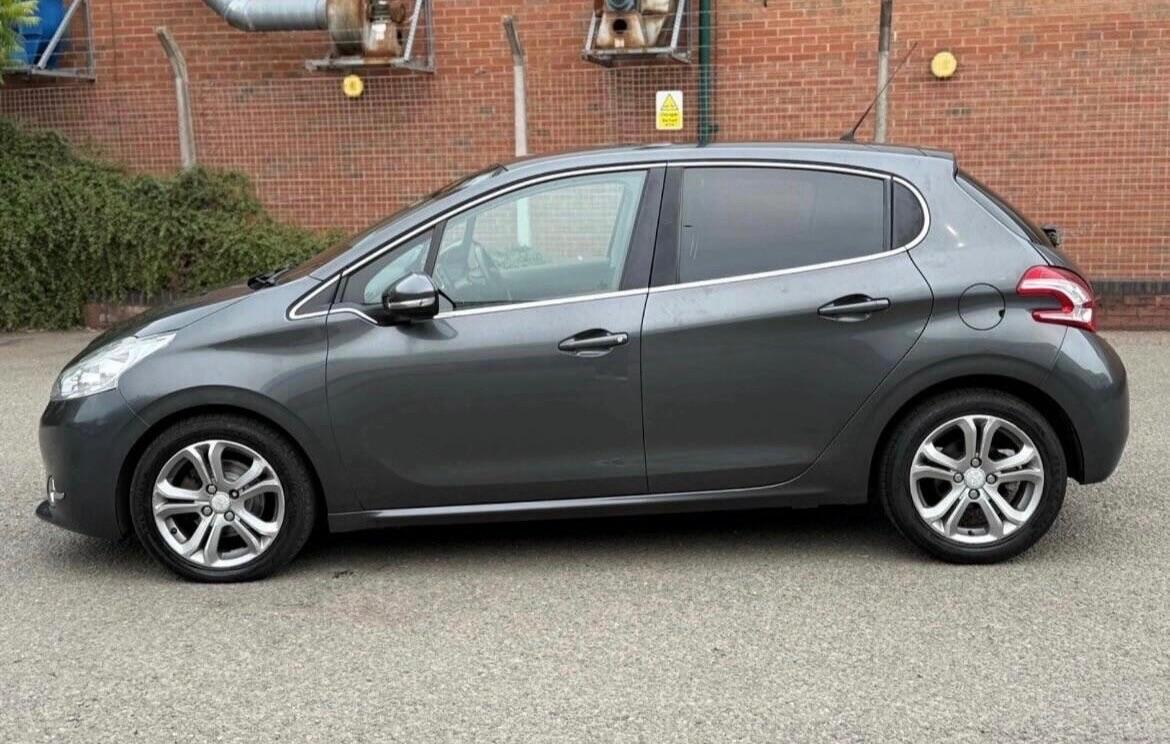 Used Peugeot 208 2012 for sale - 76388538: Photo 9