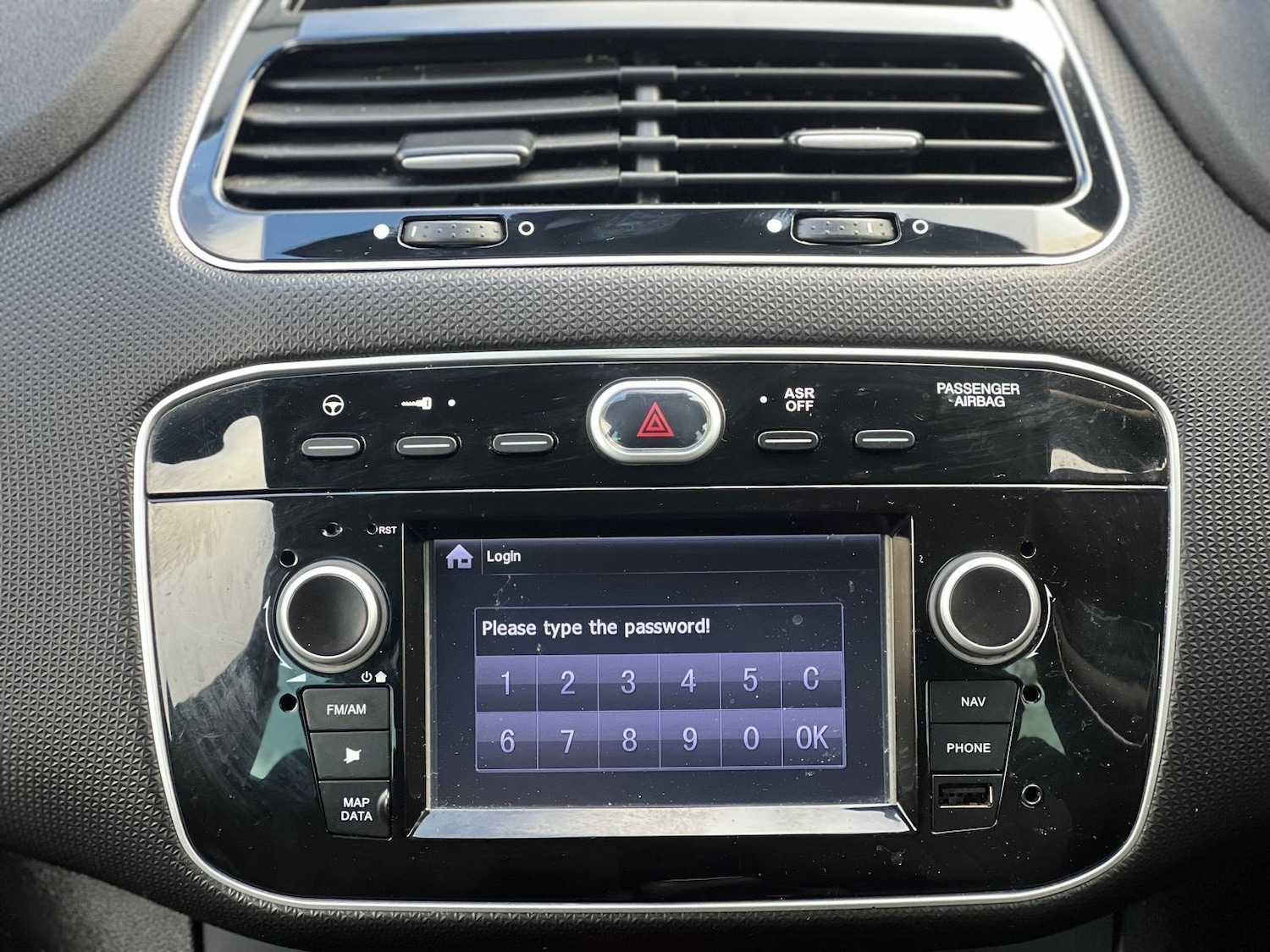 Used Fiat Punto 2017 for sale - 77229204: Photo 18