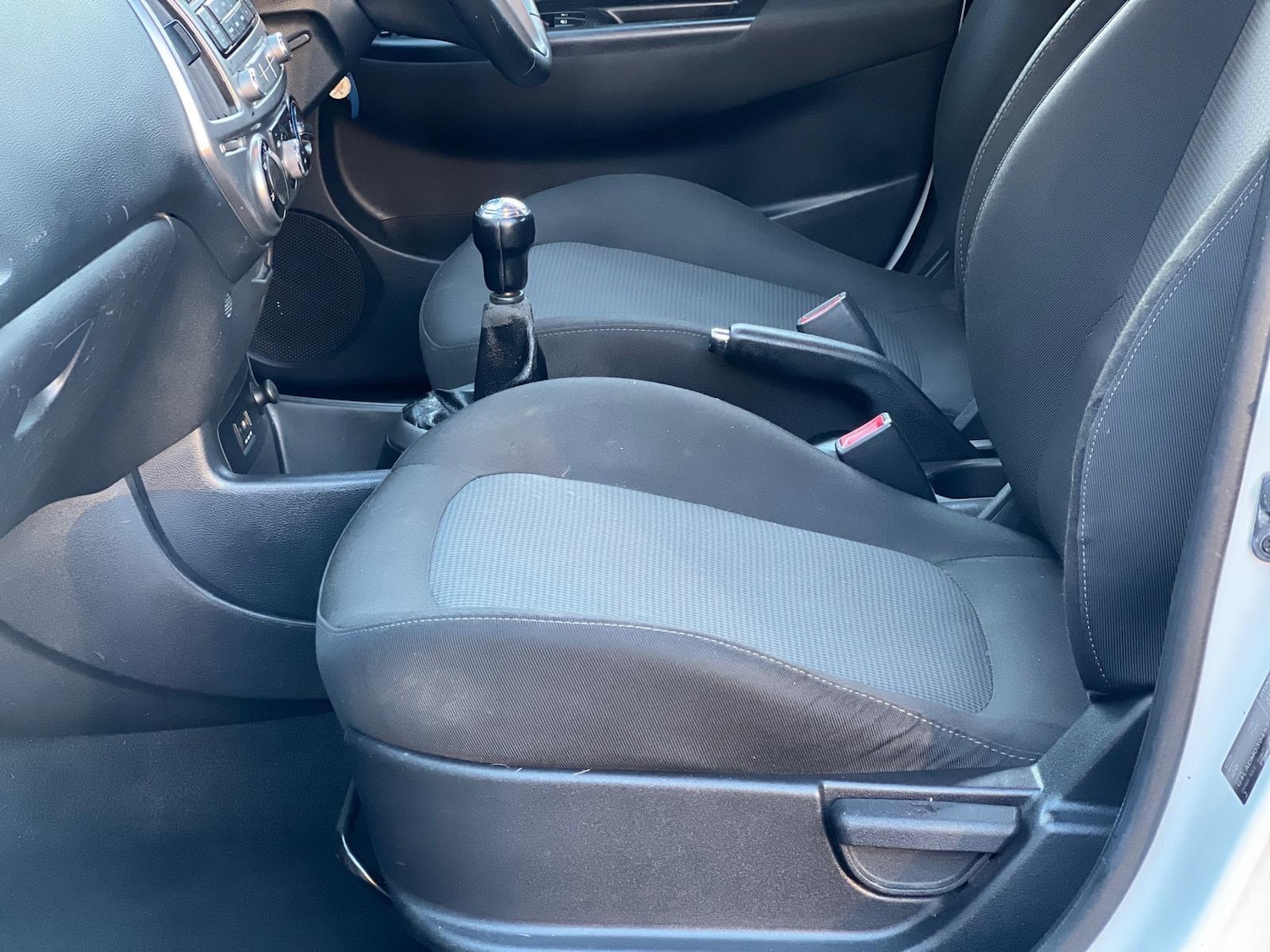 Used Hyundai i20 2013 for sale - 77098010: Photo 12