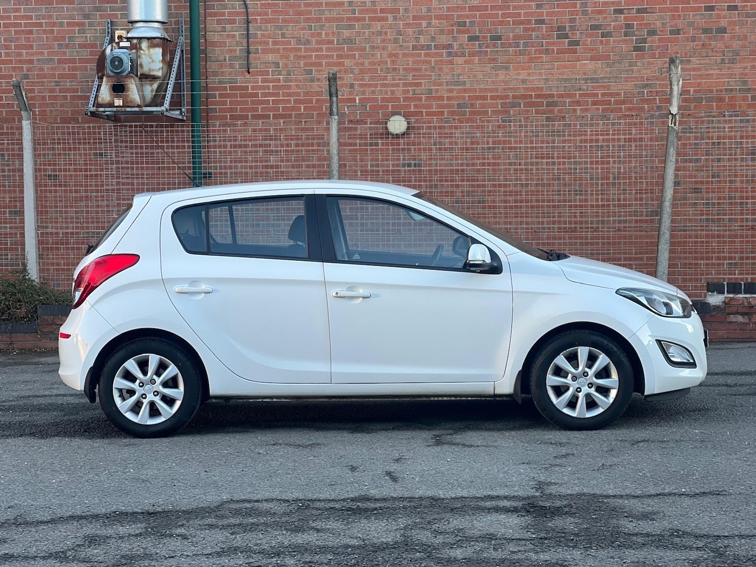 Used Hyundai i20 2013 for sale - 77098010: Photo 4