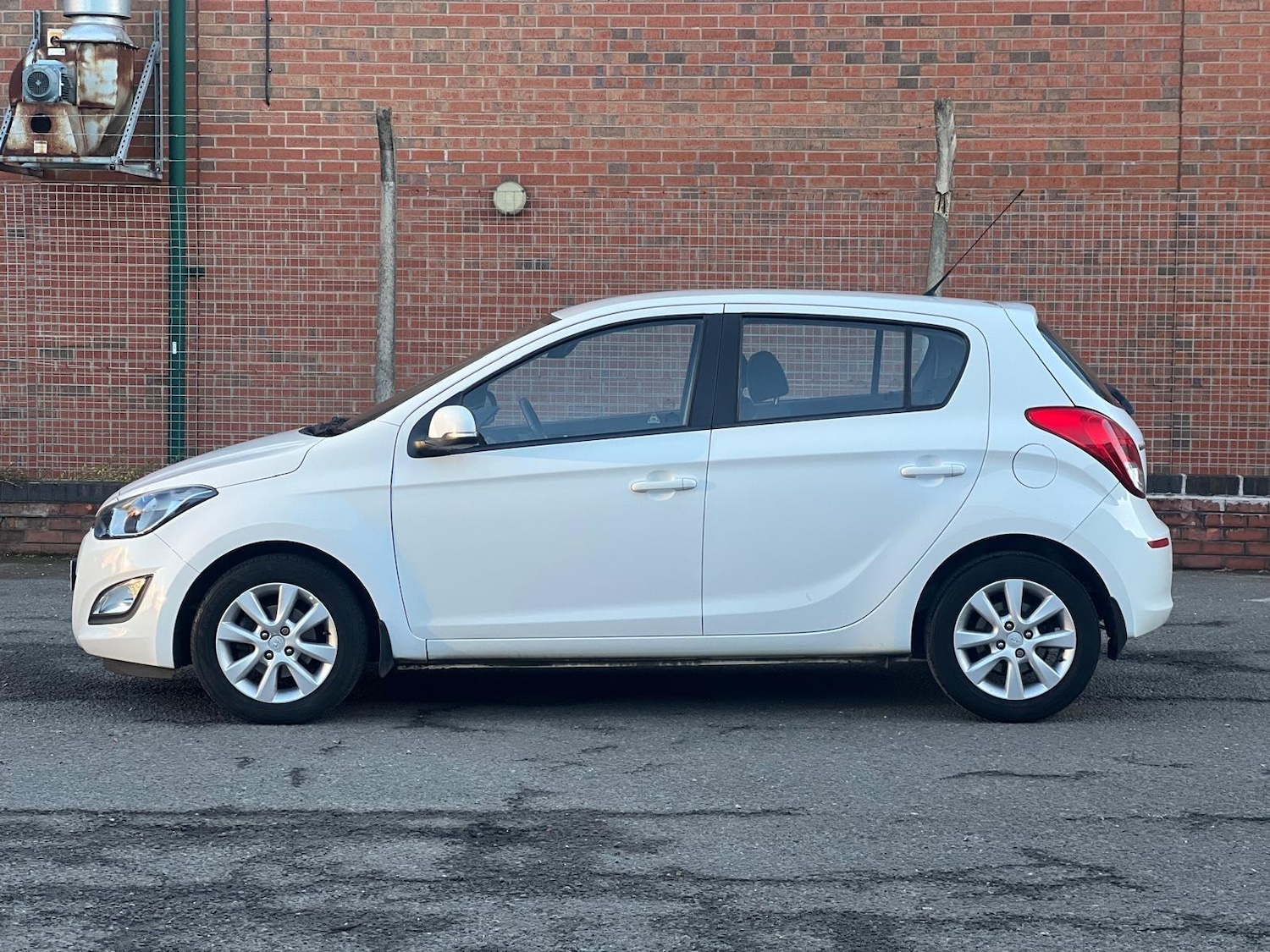 Used Hyundai i20 2013 for sale - 77098010: Photo 6