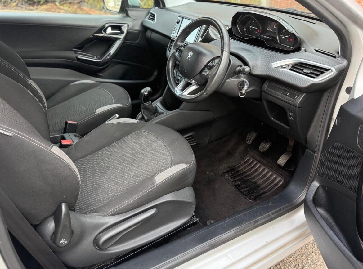 Used Peugeot 208 2016 for sale - 77040751: Photo 33