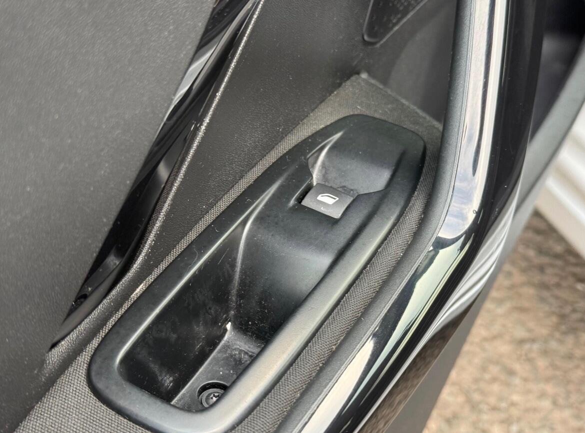 Used Peugeot 208 2016 for sale - 77040751: Photo 37