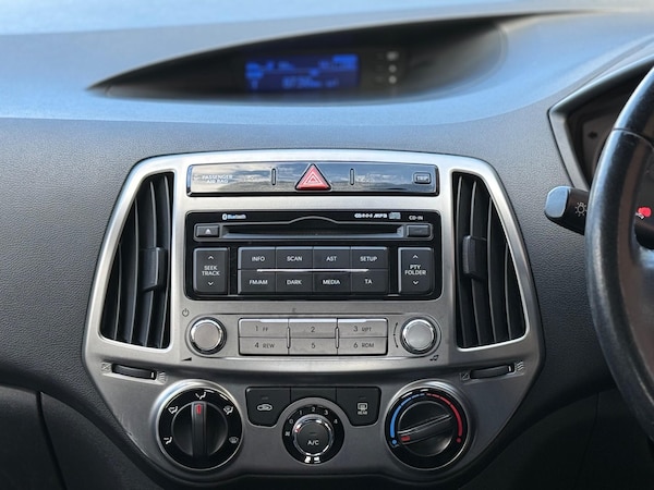 Used Hyundai i20 2014 for sale - 76071464: Photo 25