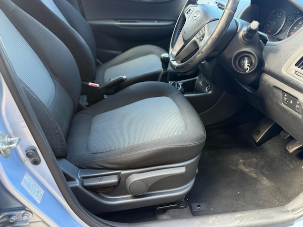 Used Hyundai i20 2014 for sale - 76071464: Photo 32