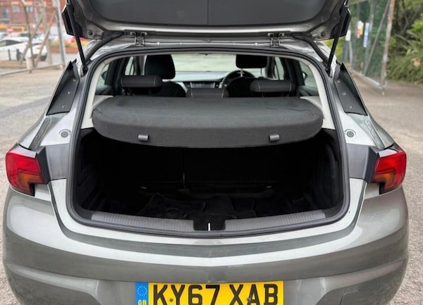 Used Vauxhall Astra 2017 for sale - 76307259: Photo 13