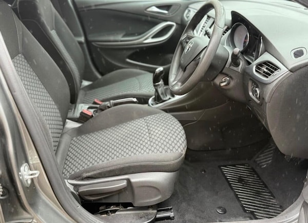 Used Vauxhall Astra 2017 for sale - 76307259: Photo 17