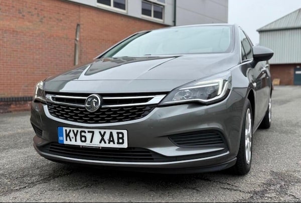 Used Vauxhall Astra 2017 for sale - 76307259: Photo 1