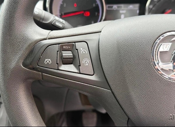 Used Vauxhall Astra 2017 for sale - 76307259: Photo 41