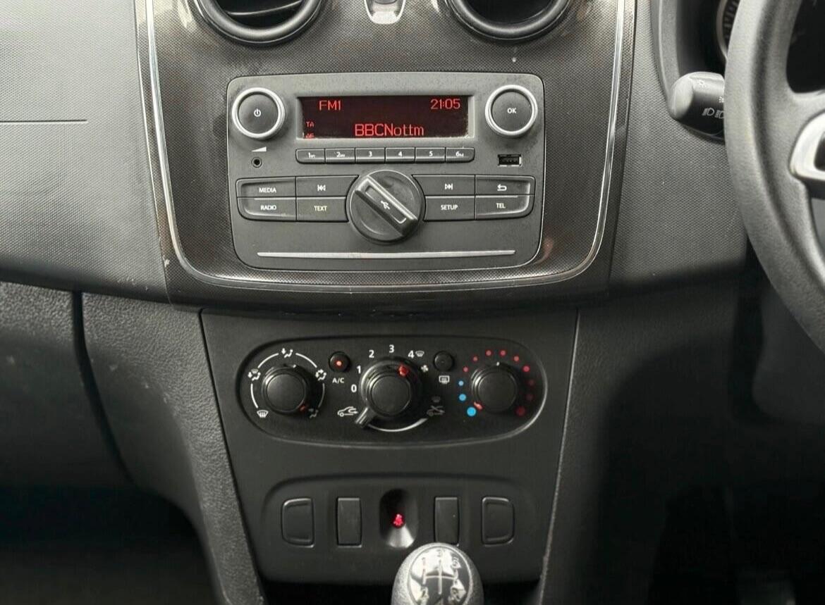 Used Dacia Sandero 2017 for sale - 77020995: Photo 17