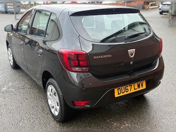 Used Dacia Sandero 2017 for sale - 77020995: Photo